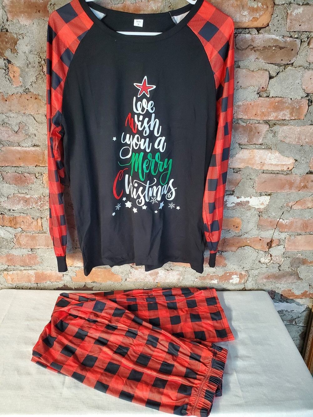 Mens Christmas Pajama Set M Long Sleeve Red Black Plaid Holiday Sleepwear NEW